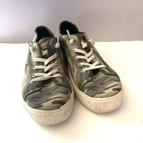 Madden NYC Camo Print Platform Shoes Ladies Size 10 - Picture 3 of 7